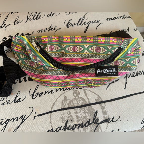 AriZona Tea Crossbody Bag New - Picture 1 of 4